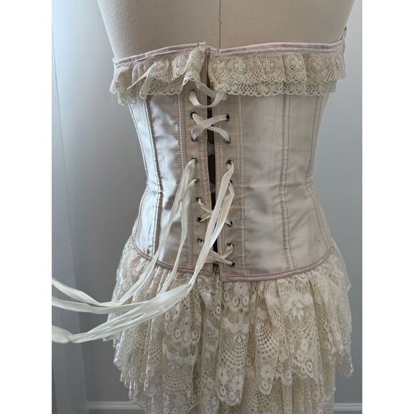 Handmade Marie Antoniette costume/cosplay - Picture 8 of 12